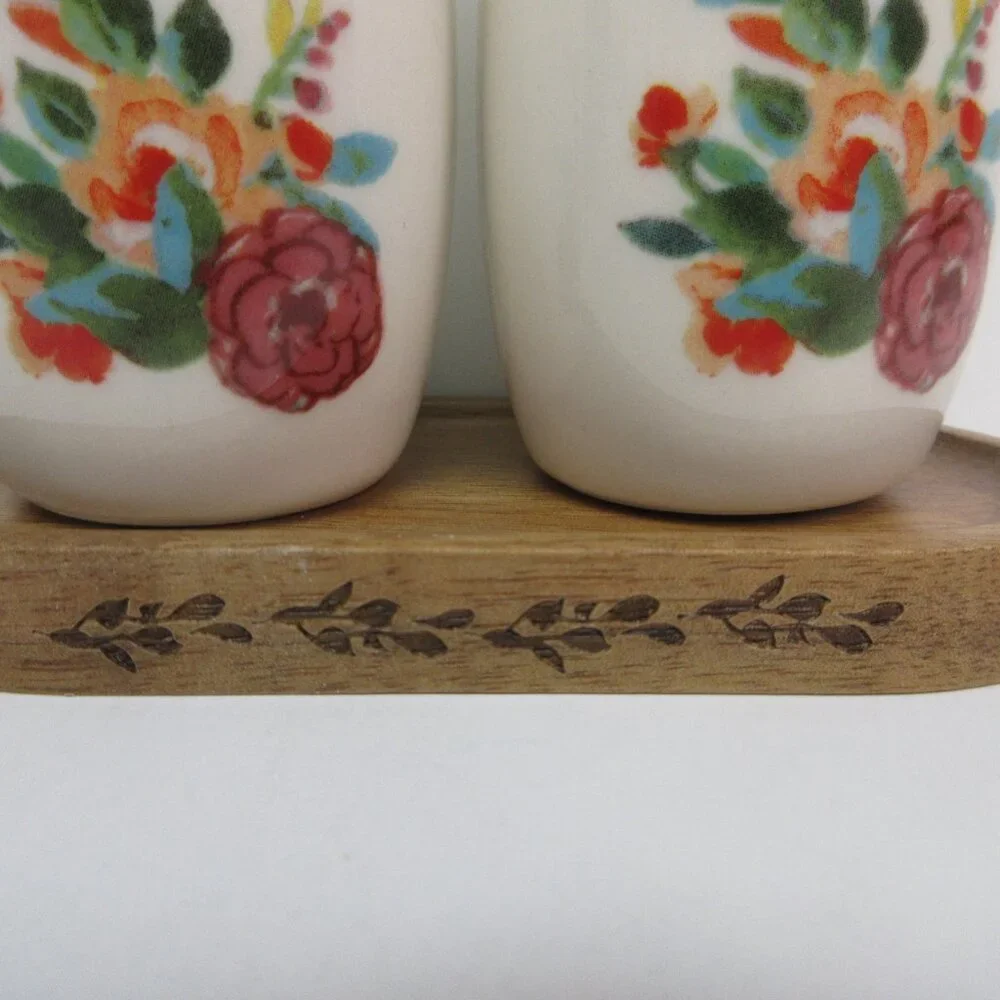 Pioneer Woman Painted Meadow Salt Shakers Acacia Wood Base Floral White